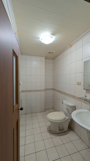 仁雄商圈｜三代同堂｜珍稀邊間車庫透天｜高雄市仁武區京富路