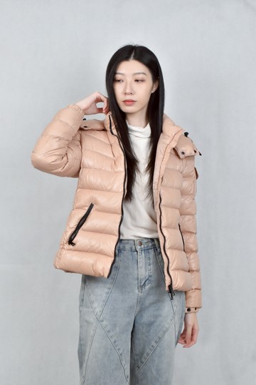 (M) moncler粉色羽絨連帽外套