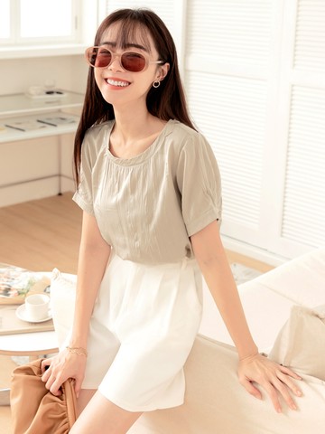 純色微光澤皺感短袖上衣