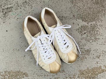 優雅香檳金閃亮皮革運動鞋 | 輕盈舒適，輕鬆行走，打造休閒成人造型