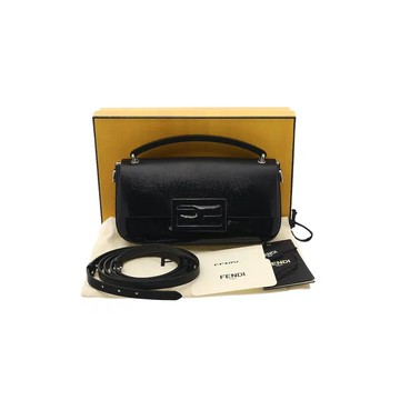 FENDI 7AS142 經典法棍包斜背包 (2023)