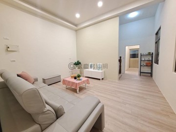 豐陽國中旁邊間側院美透天｜台中市豐原區富翁街