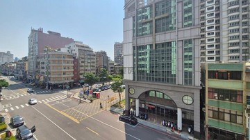 正紅橘雙線捷運.六合商圈｜溫馨裝潢.兩房機上車位｜高雄市前金區六合二路