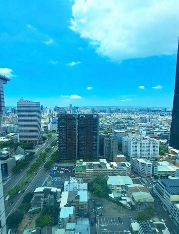 專簽｜中港晶華｜高樓視野｜精品小豪宅｜台中市西區健行路