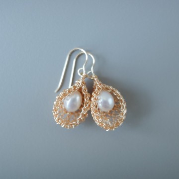 睡美人淡水珍珠 耳飾 金色