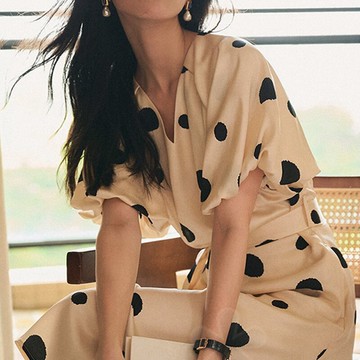 新款V領時髦收腰顯瘦夏季赫本風波點裙2022法式古著雪紡連衣裙潮