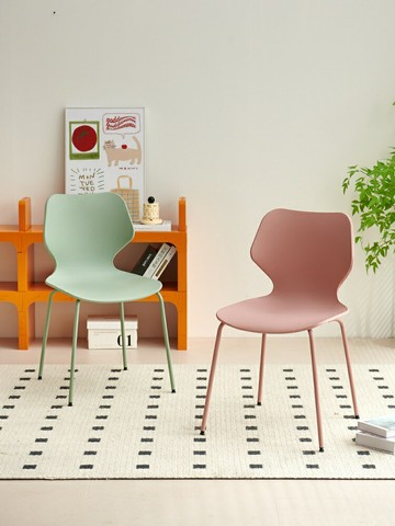 家用餐椅 北歐輕奢家用餐椅現代簡約塑料凳子網紅靠背椅雷達椅售樓洽談椅子