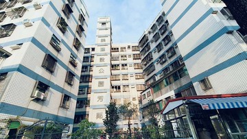 公園芳鄰|華廈三房+平車| 稀有陽台進出｜高雄市小港區店陽街