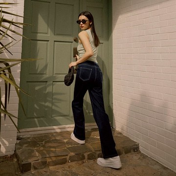 OB嚴選 純棉丹寧不對稱排釦高腰直筒褲 《BA6971》現貨/女裝/時髦