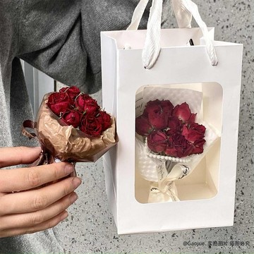 🔥臺灣發貨🔥浪漫迷你小花束永生花仿真玫瑰幹花束情人節送女孩女生日畢業禮物 L3J8