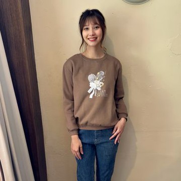 Hana-Mokuba花木馬日系女裝圓領優雅印花長袖收口上衣_淺咖