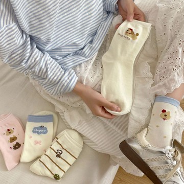 🌟現貨24H出🌟萌犬卡通刺繡襪 女襪 棉襪 卡通襪 文青襪 日系襪 韓系襪 情侶襪 百搭襪 甜美襪 潮流襪 可愛襪 中筒