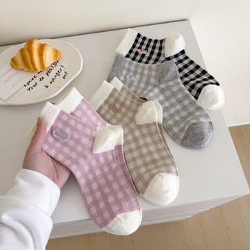中筒襪 日系款幾何貓咪刺 可愛百搭穿 柔軟親膚感 彈力舒適型 女孩人氣品 防滑不掉落 時尚潮流感 台灣賣家 台灣出貨