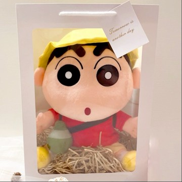 預購【Giftpro 禮物】 小新遠足裝娃娃 小新玩偶  蠟筆小新 小新娃娃禮物袋 生日禮物禮盒 送禮 禮物 生日 情人節 (含燈條)