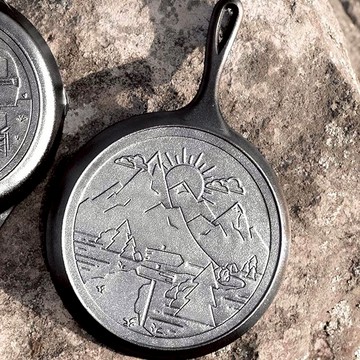 漫遊旅行家系列 美國製鑄鐵露營煎餅鍋(日出山河)-27cm (L9OGWND) 單一規格