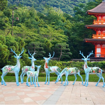 戶外彩繪梅花鹿擺件園林景觀玻璃鋼雕塑花園商場美陳圣誕麋鹿裝飾