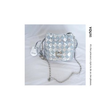 YOUYI波光零島藍水桶包搭小眾女法式編織鏈條時尚單肩斜挎氣質包