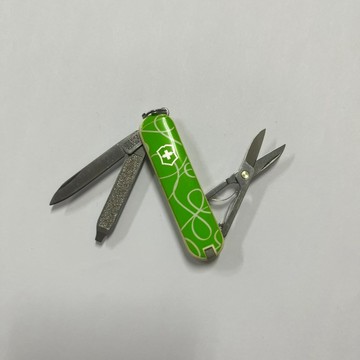[沐沐屋] victorinox 維氏 經典七用限量印花 58MM 瑞士刀 -凱特爾卷軸