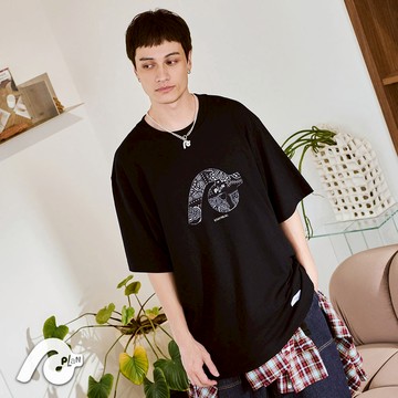 STAYREAL A的新浪潮Logo寬版T - 黑