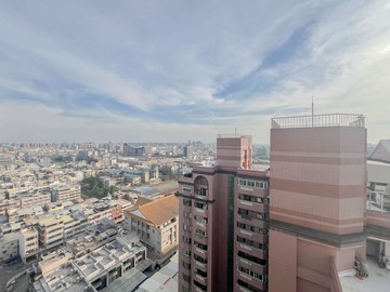 文山特區旁|高樓採光 | 3+1房 ｜高雄市鳳山區建國路三段