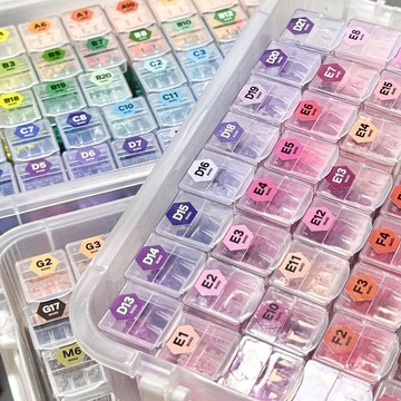 【桃園出貨🎉DIY收納】零件分隔收納盒 88大方格收納盒 拼豆收納盒 分裝珠串飾品便攜配件透明大方格小盒 多用途收納D