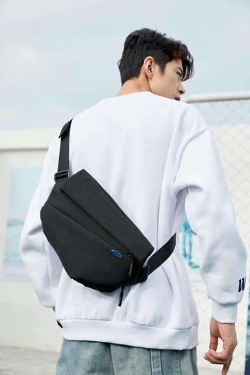 【台灣公司 超低價】2021新款潮牌男士機能斜挎包可放ipad多功能胸包休閑時尚單肩包男