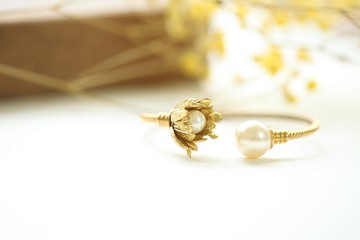 黃銅花朵綻放手環 珍珠 棉珍珠 小資 復古 風格 質感 生日 禮物