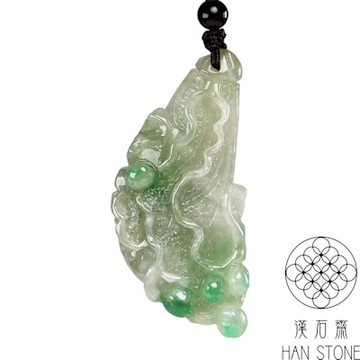 【漢石齋】天然翡翠A貨 白菜百財玉佩吊墜 冰糯種飄花(27*58*14mm)