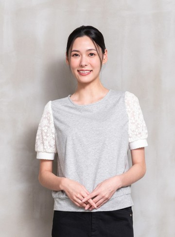 花間柔調拼接蕾絲袖柔棉上衣