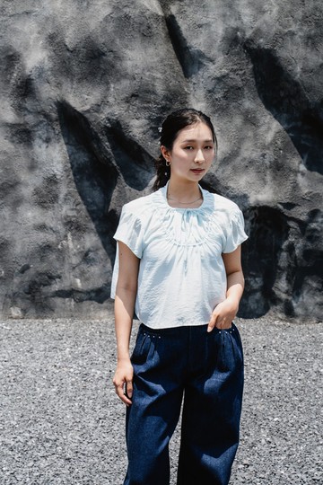 嬰兒藍天絲抽繩上衣