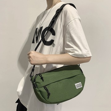 E.City_牛津布半圓休閒肩背腰挎包