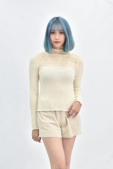 (M) iris 高領杏色長袖上衣