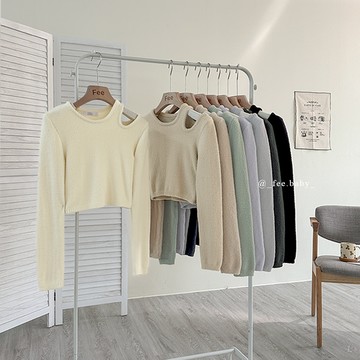 【Fee現貨8色】挖肩溫柔毛絨針織長袖上衣🔥毛絨絨厚邊挖肩露肩針織毛衣 針織衫 女上衣 秋冬女裝 不規則上衣 韓系 露