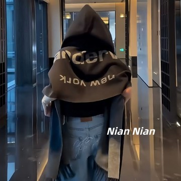 新上架👉連帽圍巾街頭風字母印花披肩雙面漸變流蘇斗篷日常氛圍感百搭圍脖交換禮物 送朋友禮物