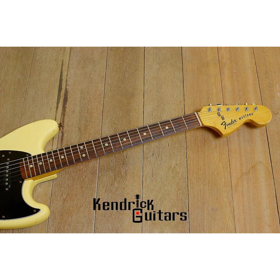 Fender 1977 Mustang   White w OHC