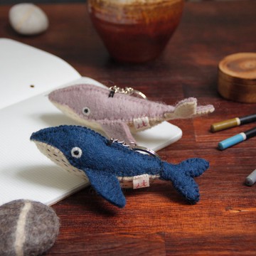 羊毛氈鑰匙圈 / 藍鯨(手工縫製款)