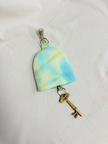 秋綠白金皮條手染布鑰匙包