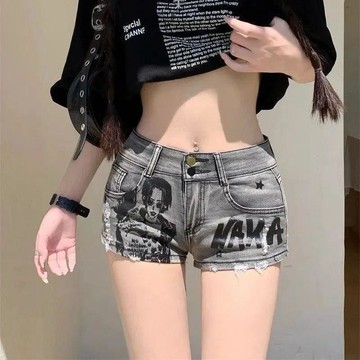 現款免運 牛仔短褲 短褲女 熱褲女 菸灰色復古牛仔超短褲女夏季新款低腰顯瘦百搭塗鴉包臀直筒褲N1