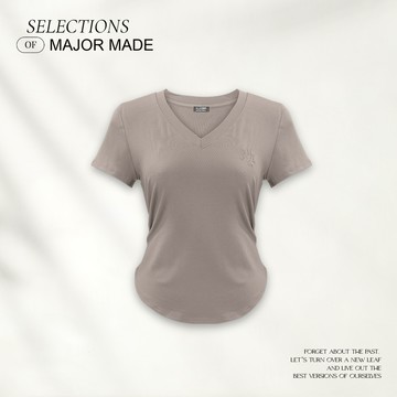 V領鎖鍊字母抓皺修身短T