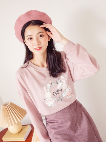 台灣製造．可愛兔花卉亮面印圖大學T/上衣