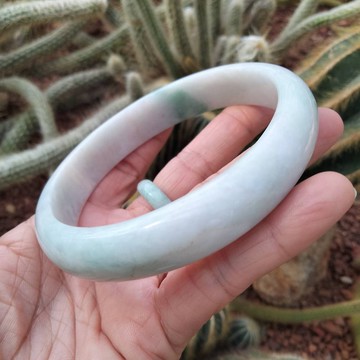 75.7mm 稀有大圈 梨形設計 自然紋理 翡翠手鐲