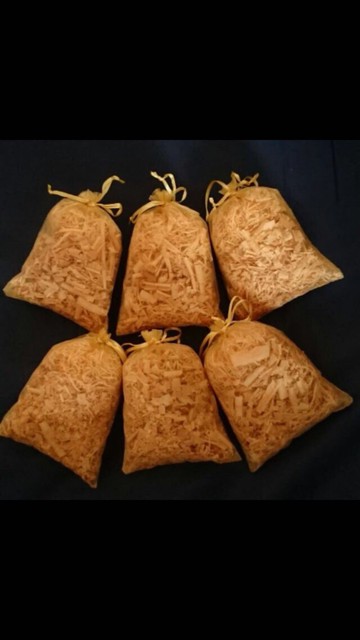 台灣檜木香包9cm*11.5cm  特價1包30元買五送一