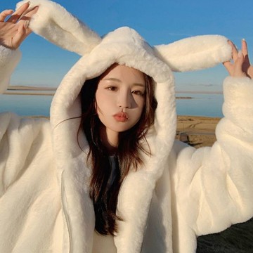 La Belleza仿兔毛皮草外套熊寶寶長耳朵設計連帽內裡鋪絨毛保暖拉鏈毛茸茸外套