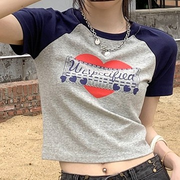 美式辣妹拼接短版上衣 短袖上衣 短t T恤 女生衣著 百搭t恤 女ins潮短款修身顯瘦印花短袖打底衫夏季2022新款上衣