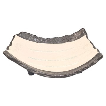 美濃燒 白間釉三足長皿 陶瓷碗盤 適用溫度-30°C~100°C 日本產  1個  單一顏色