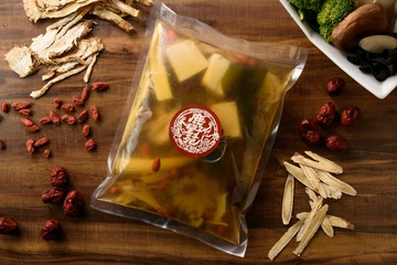 【鹿野苑蔬食料理】蔬食冬季麻油暖暖鍋湯底(950G/袋)