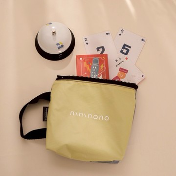 【nininono】隨身派對組｜輕旅雙用包中包(S-鐵灰) ＋唱玩無限遊戲撲克牌＋搶答鈴