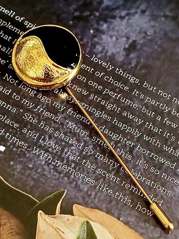 vintage jewelry AVON 古董圓形雙色琺瑯 帽針  別針
