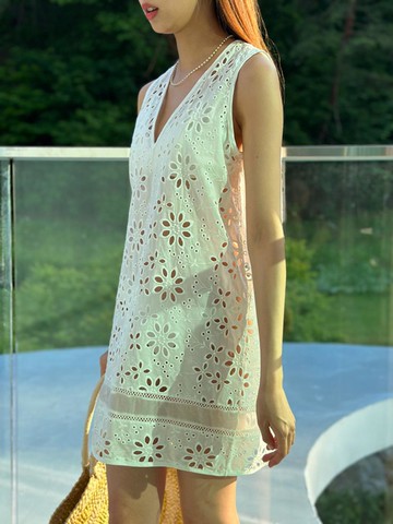 Aira Eyelet Dress Cover-Up [White]