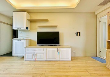 前鎮鳳凰嘉鄰頂樓邊間採光大二房車位｜高雄市前鎮區嘉陵街